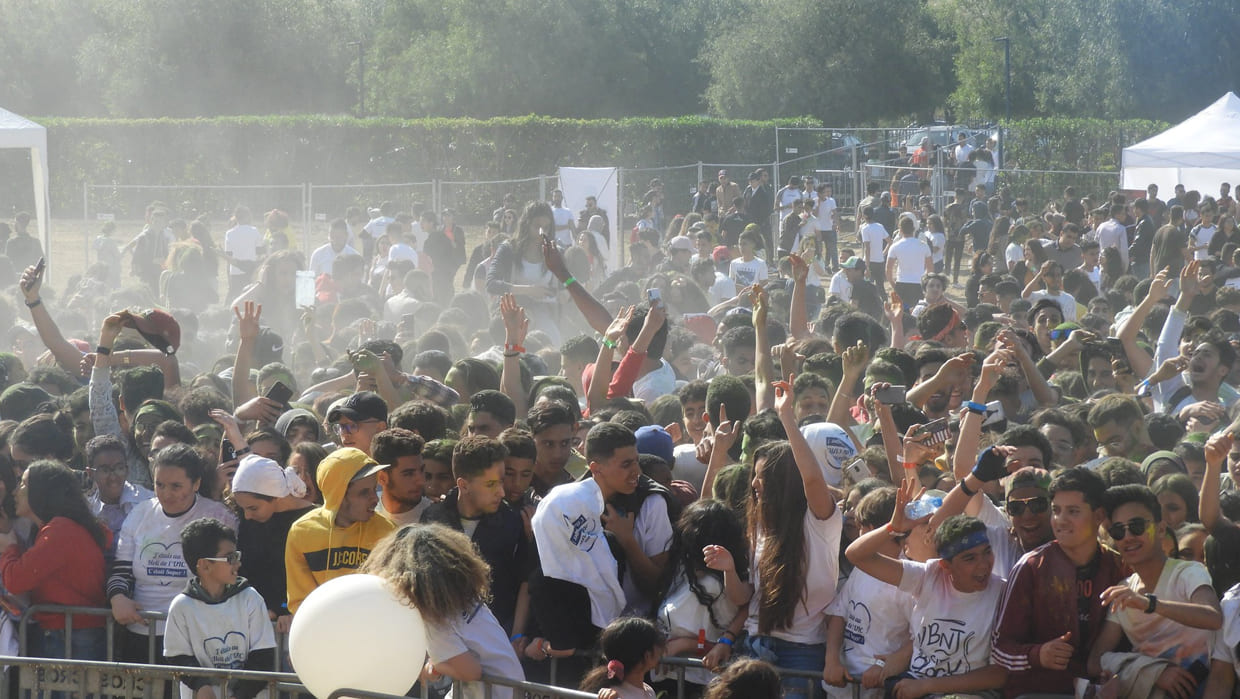 University-in-colors - -Holy-Festival-9